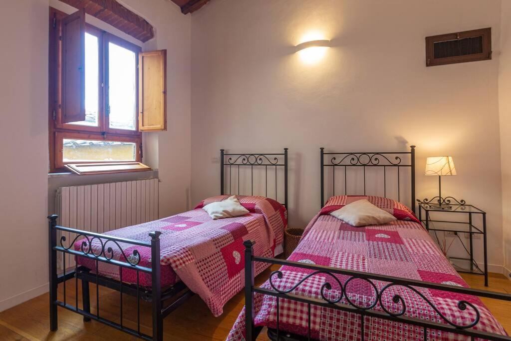 Dreaming Apartment In An Ancient Tower Florenţa Exterior foto