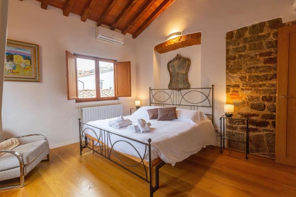 Dreaming Apartment In An Ancient Tower Florenţa Exterior foto